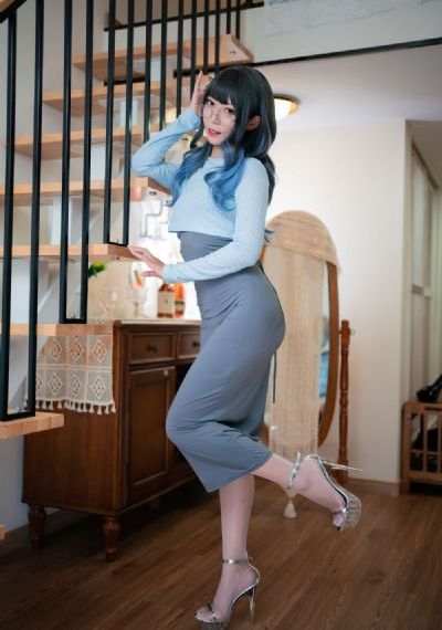 丝袜美腿美女婷婷九月_BD国语手机免费观看完整